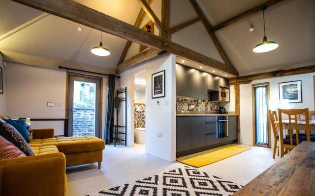 17th Century Cartshed Nestled In Welsh Countryside