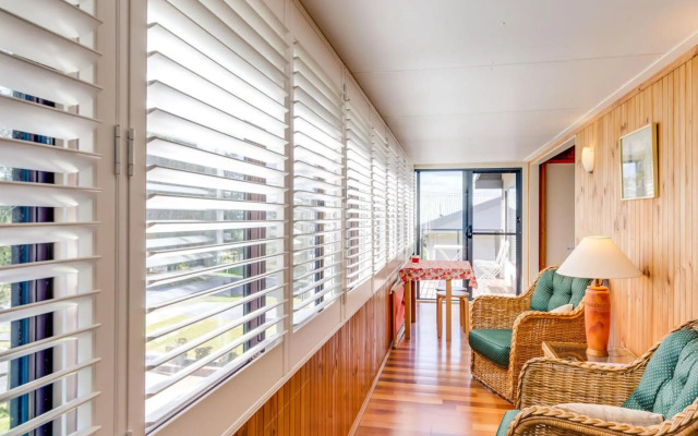 Shanti at Hyams Beach 4pm Check Out Sundays