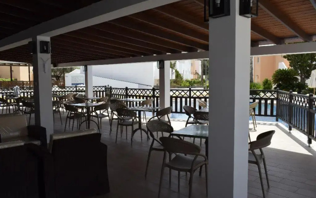 Matina Pefkos Aparthotel