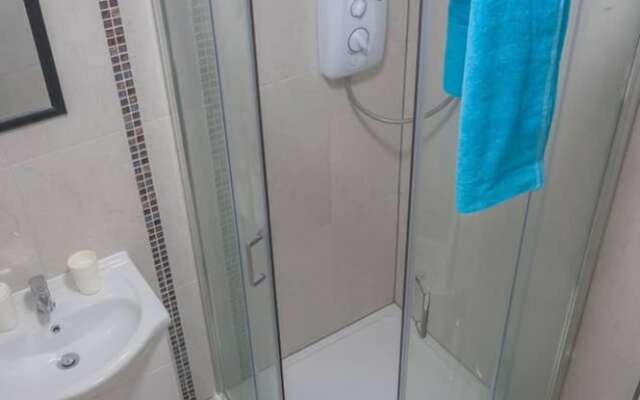 2 Bedroom Apartment Sleeps 3 In The City Centre