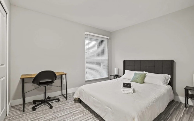 2BR 1BA Apartment With Great Amenities