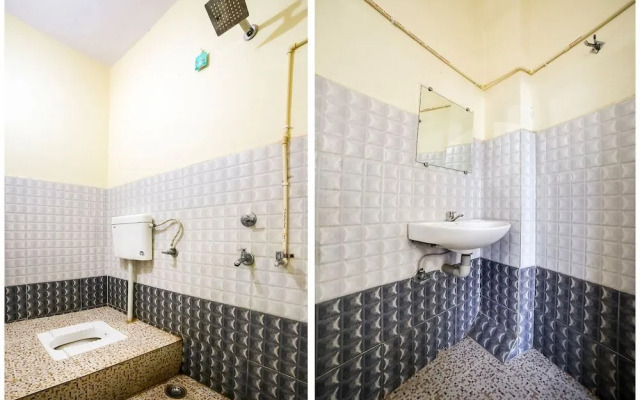 Bharat Lodge  by OYO Rooms