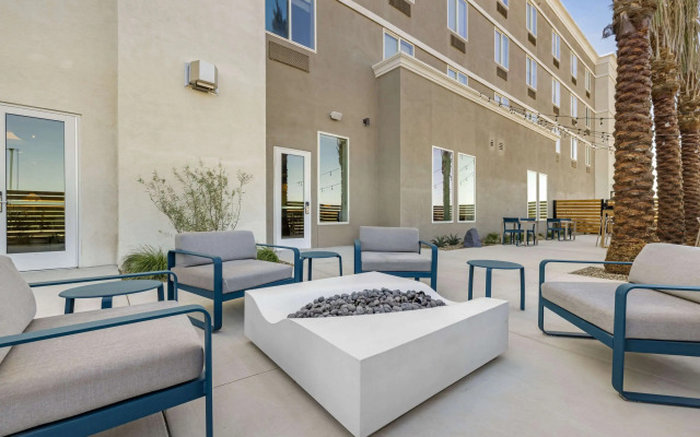 Cambria Hotel El Centro - Imperial