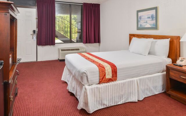 Americas Best Value Inn - Williamsburg/Lightfoot Area