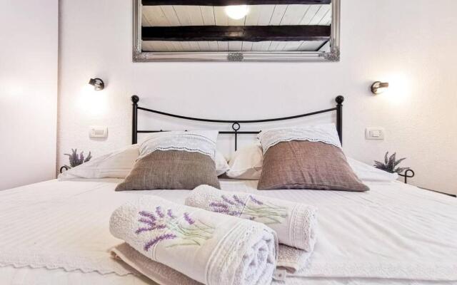 House Diana - heated swimming pool and jacuzzi