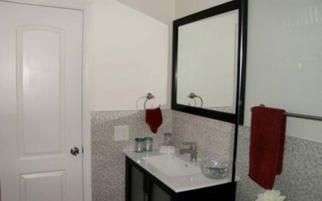 Two-bedroom Apartment at Villa Tunis