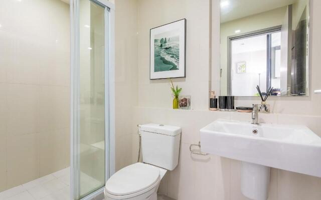 Pattaya Beach Sea View Rooftop Pool Resort