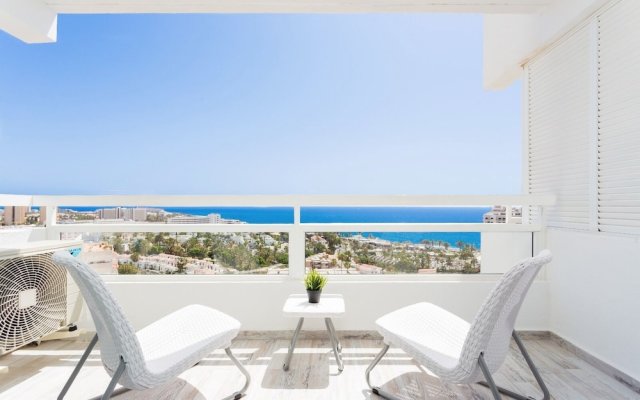 1107. Bright Modern Apartment With Spectacular Sea Views