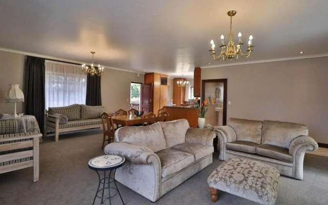 Milkwood Lodge - Hermanus