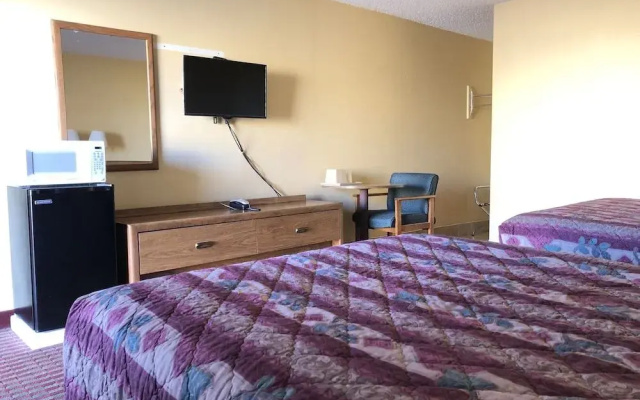 Deluxe Inn Motel