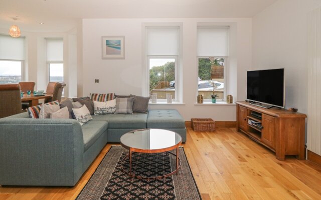 Bryn Mel Apartment