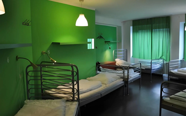 Station Hostel For Backpackers