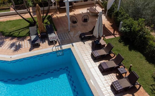 Luxurious 4bedroom Villa Kerezenia