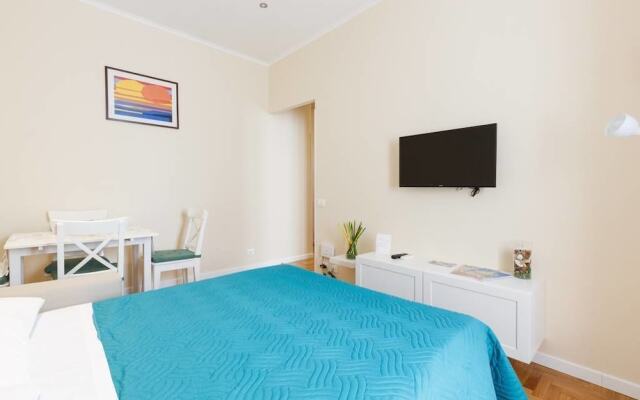 Coliseum View Holiday Home