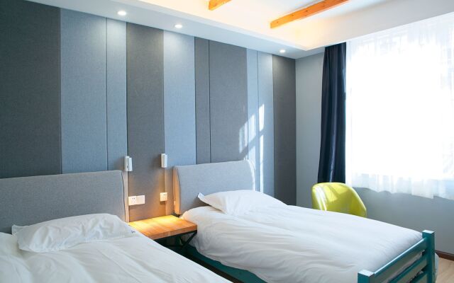 Cloudland International Youth Hostel