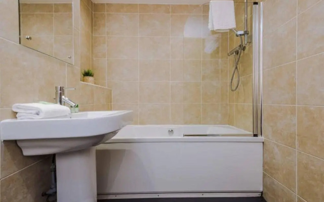 Charming 2 bedroom in Central Lpl - parking included!