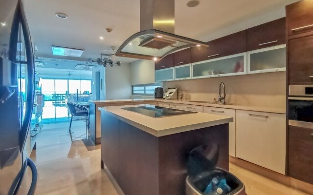 Emerald Residential Tower and Spa
