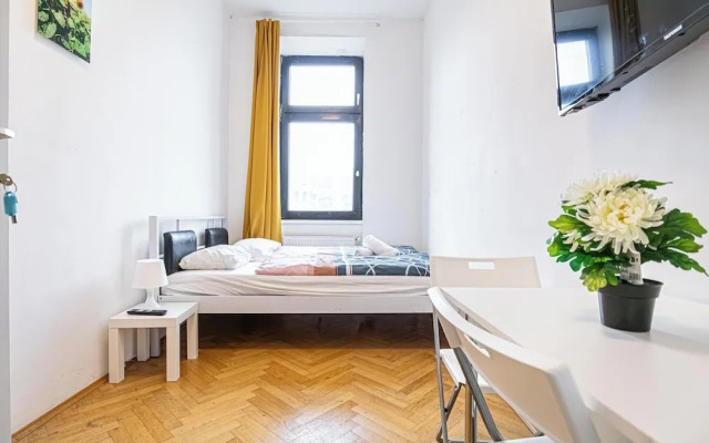 Cozy Room Near U6 Dresdner Subway Line