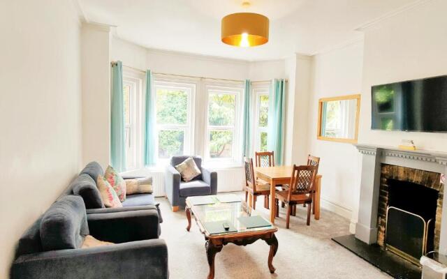 B-New Flat,4 Adults,20 mins to Beach,Netflix,Wifi
