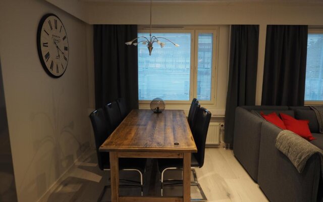 Apartment Oulu station suite