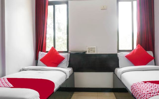 OYO 40687 Silver Star Executive