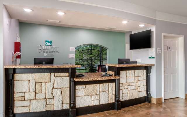 Quality Inn & Suites at The Outlets Mercedes/Weslaco