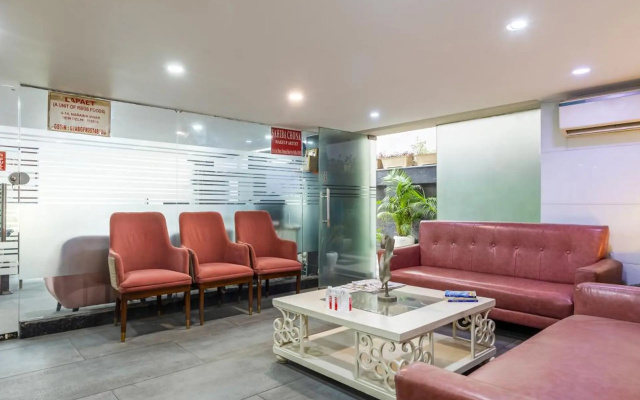 OYO 2637 Hotel Picasso Prive