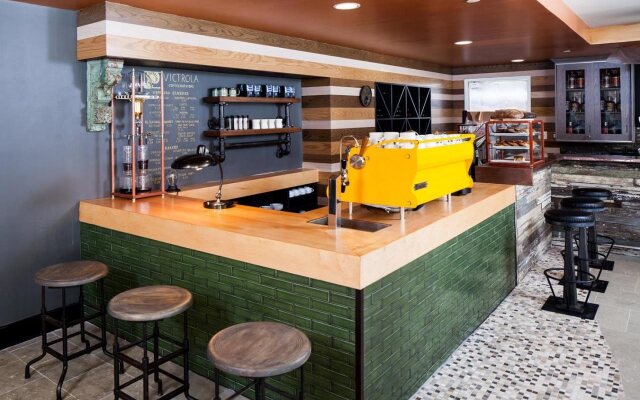 Hotel RL Baltimore Inner Harbor