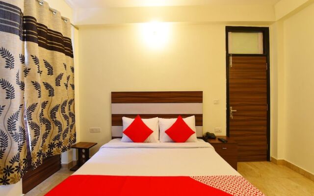 OYO 12818 Dev Villa