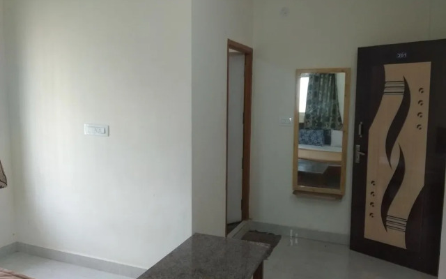 Iroomz Sri Srinivasa Residency
