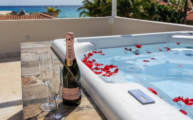 Steps to Best Beach VILLA UNICA 6Bedroom