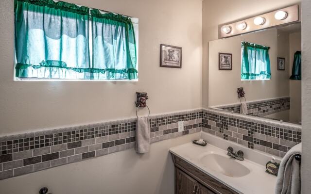 Rocky Top Cabin - Two Bedroom Cabin