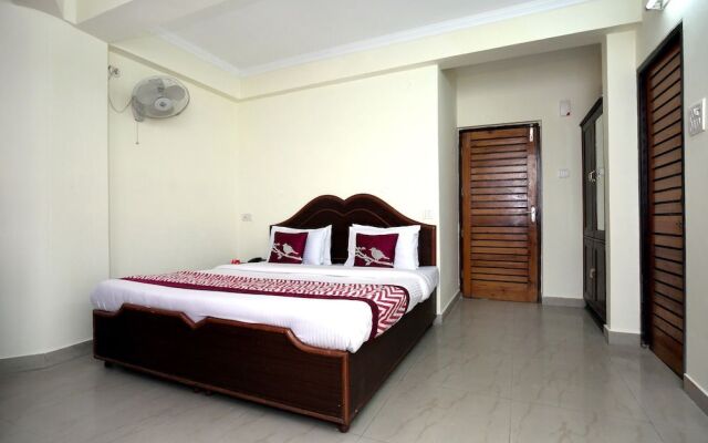 OYO 10399 Hotel Rosewood INN
