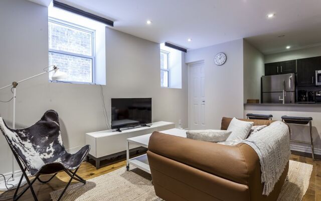 Modern 4BR in Milton Park