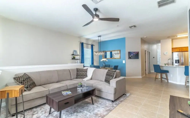 7526 Oakwater