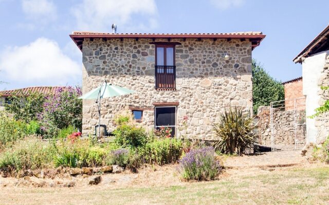 Comfortable and Cozy Country House in a Charming Setting