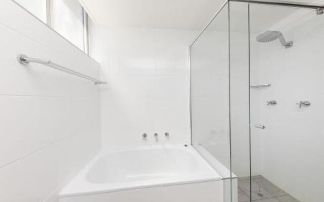 Ebbtide, Unit 17, 2-6 North Street