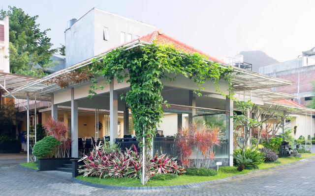 Riverstone Hotel and Cottage