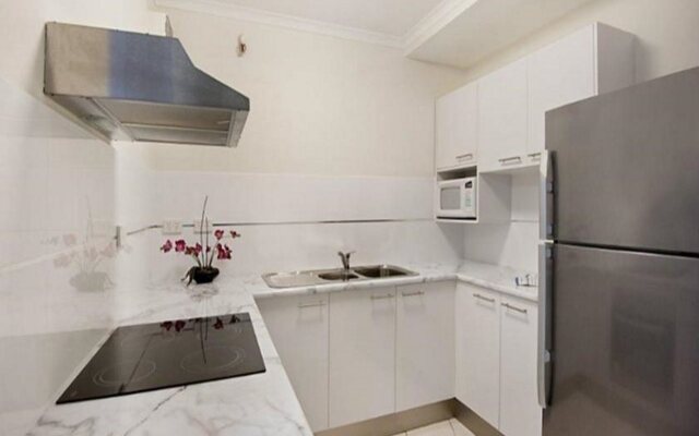 Surfers International Apartments Resort