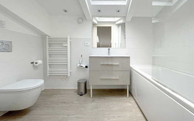 4A Tony Allard in Cannes