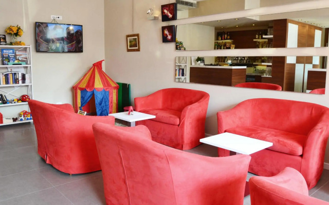 Hotel Midi
