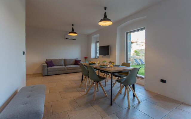 Nice Home in Skofije With 7 Bedrooms, Private Swimming Pool and Outdoor Swimming Pool