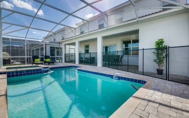 8 Bedrooms/ Champions Gate Home