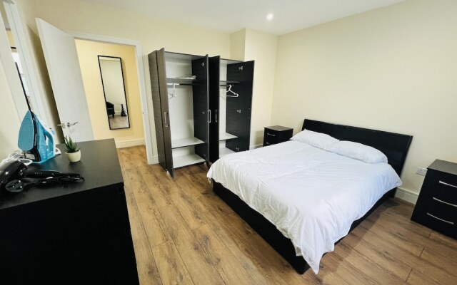 1-bed Apartment in Ealing, 3 Mins From Station