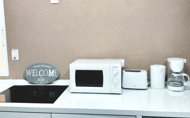 LARGE Apartment with large and sunny Terrace - Garden & Outdoor Gym, ALICANTE CENTER