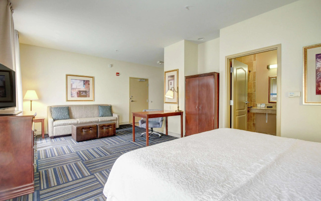 Hampton Inn & Suites Alexandria