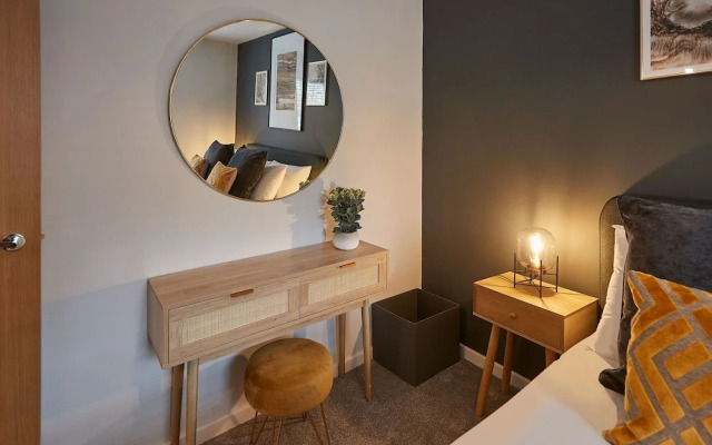 Host Stay Shipwrights