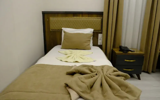 Grand Diamond Hotel