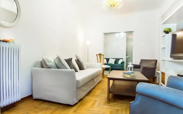 Charming 2 bdr apt next to Piraeus port