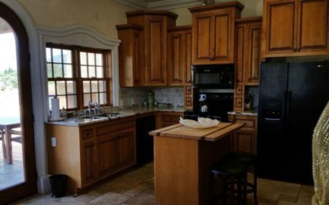 Thorn Hill Vineyards Villa Suite